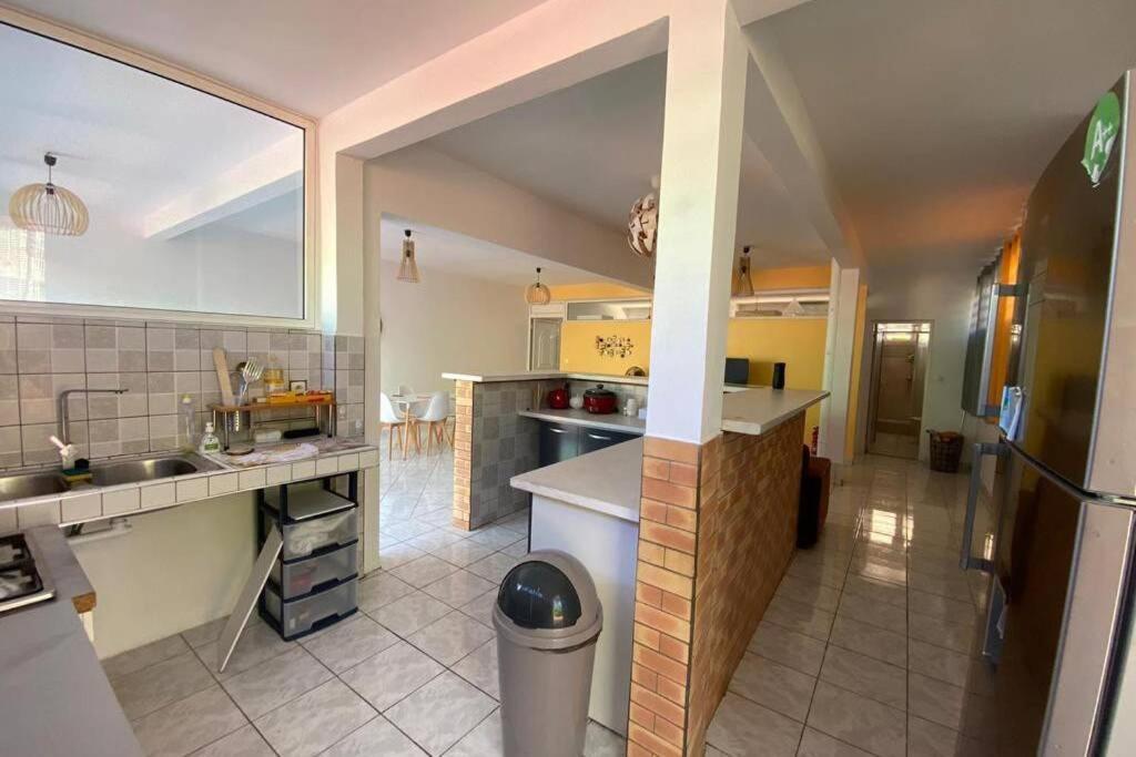 Charmant Appartement Avec Piscine Le Robert Exterior photo